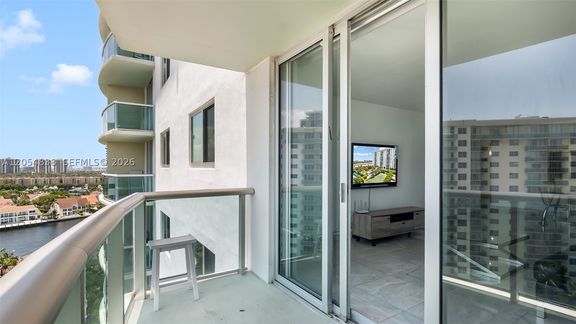 19380 Collins Ave 1423 Property Photo 10