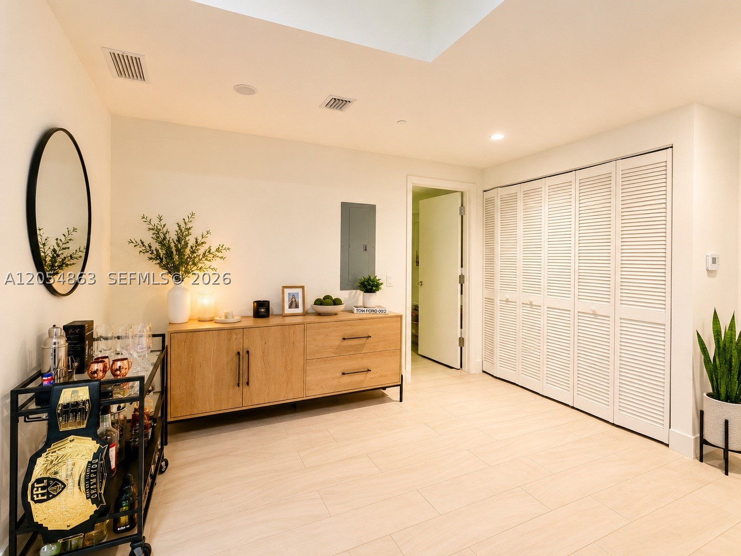 2000 Metropica Way 2011 Property Photo 7