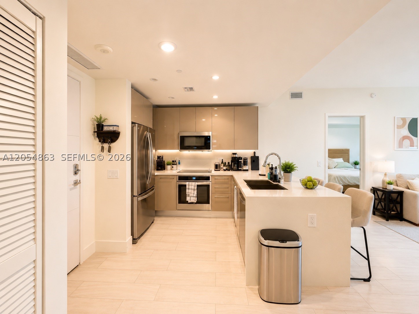 2000 Metropica Way 2011 Property Photo 8
