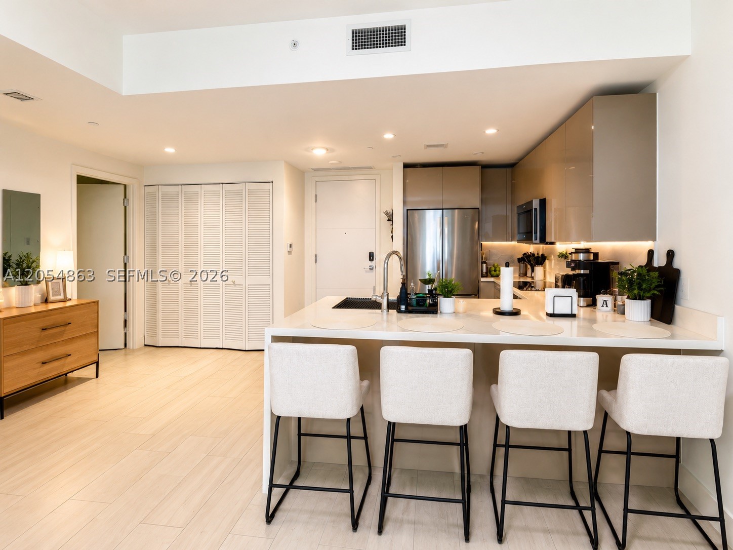 2000 Metropica Way 2011 Property Photo 9