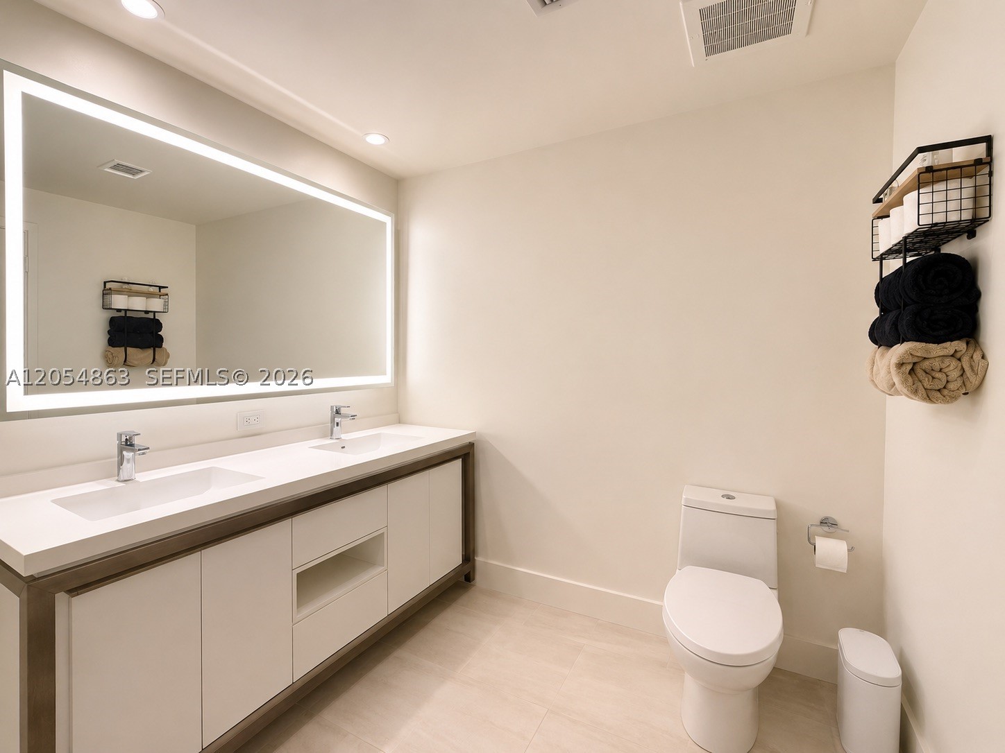 2000 Metropica Way 2011 Property Photo 13