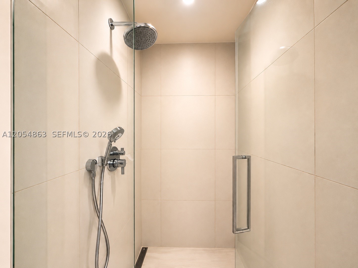 2000 Metropica Way 2011 Property Photo 15