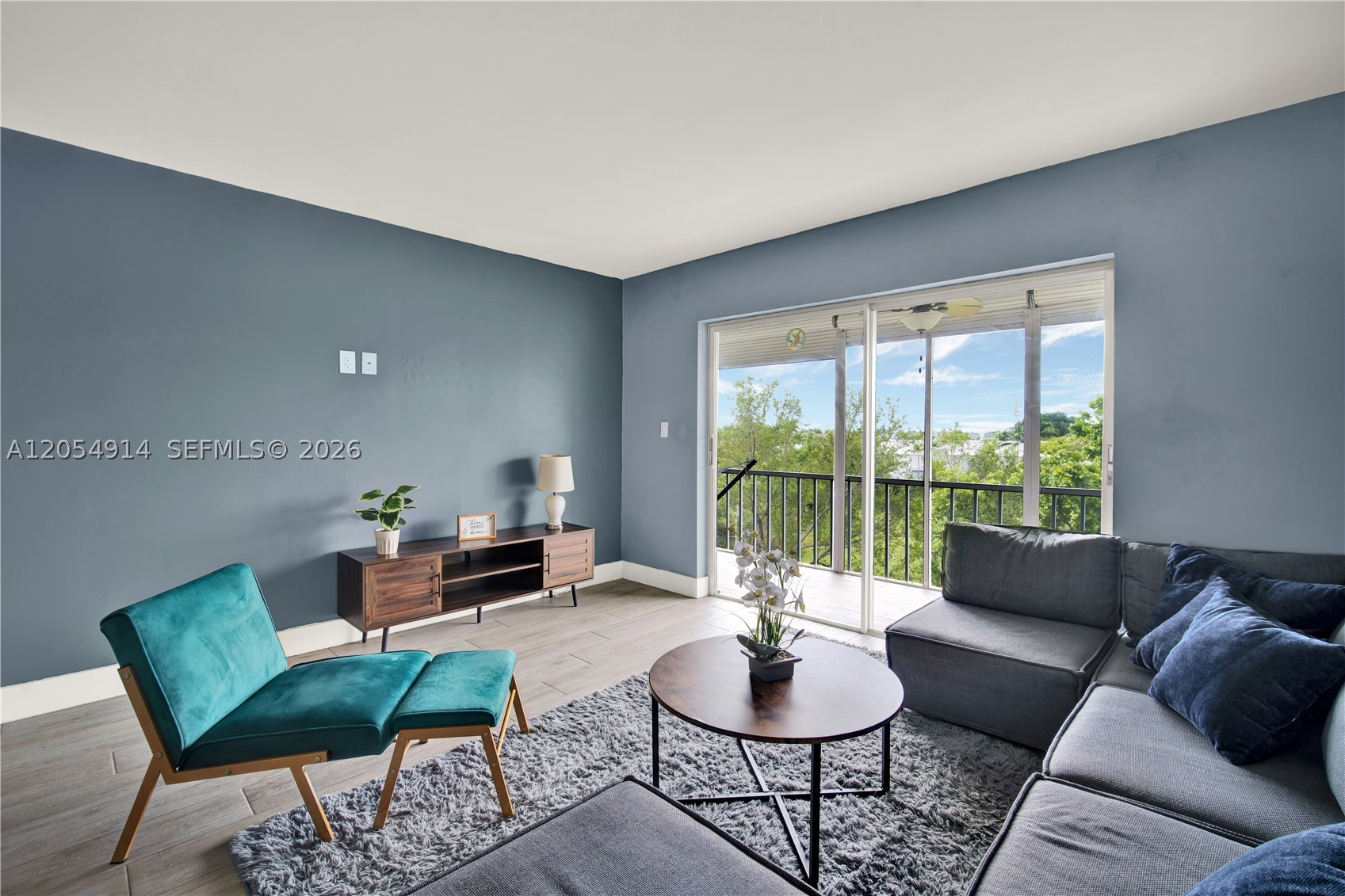 950 Hillcrest Dr 414 Property Photo 11