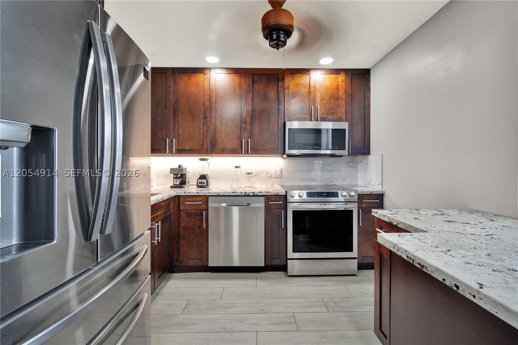 950 Hillcrest Dr 414 Property Photo 13