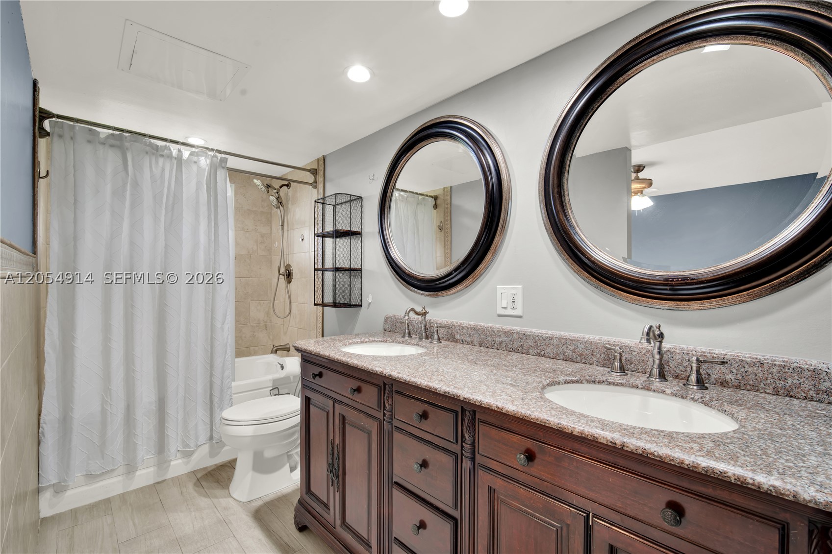 950 Hillcrest Dr 414 Property Photo 20
