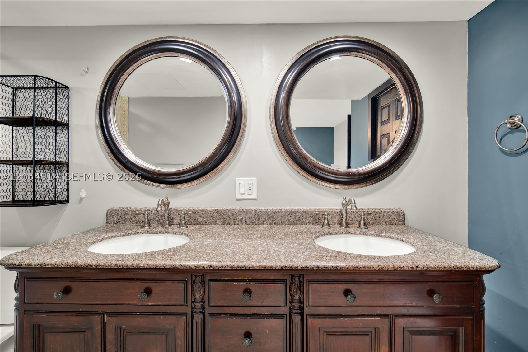 950 Hillcrest Dr 414 Property Photo 21