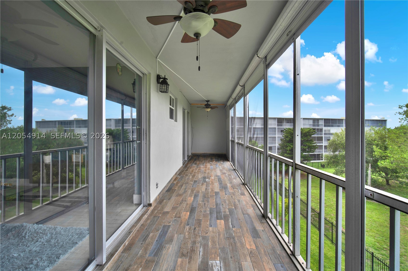 950 Hillcrest Dr 414 Property Photo 28