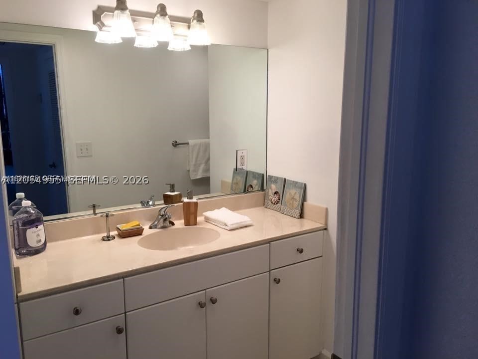 401 69th St 905 Property Photo 14