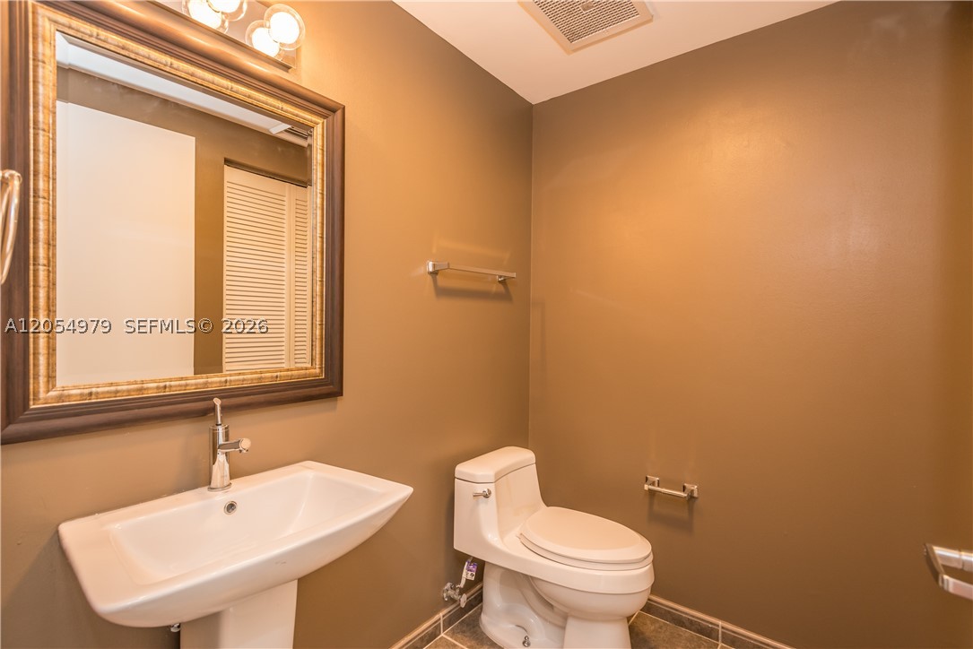 3470 E Coast Ave H1609 Property Photo 10