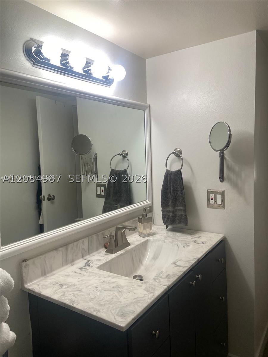 13499 Biscayne Blvd 1111 Property Photo 3