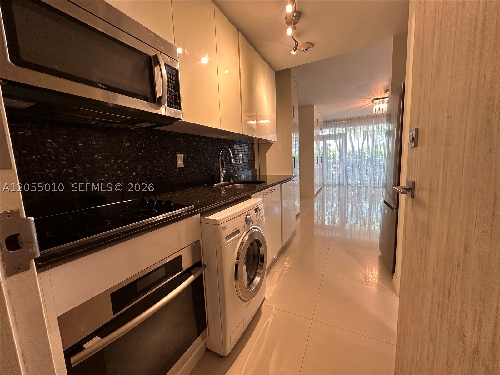 10275 Collins Ave 112 Property Photo 24