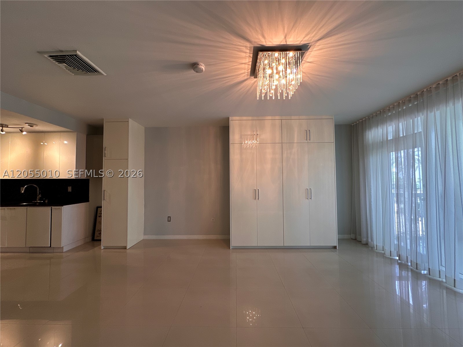 10275 Collins Ave 112 Property Photo 38