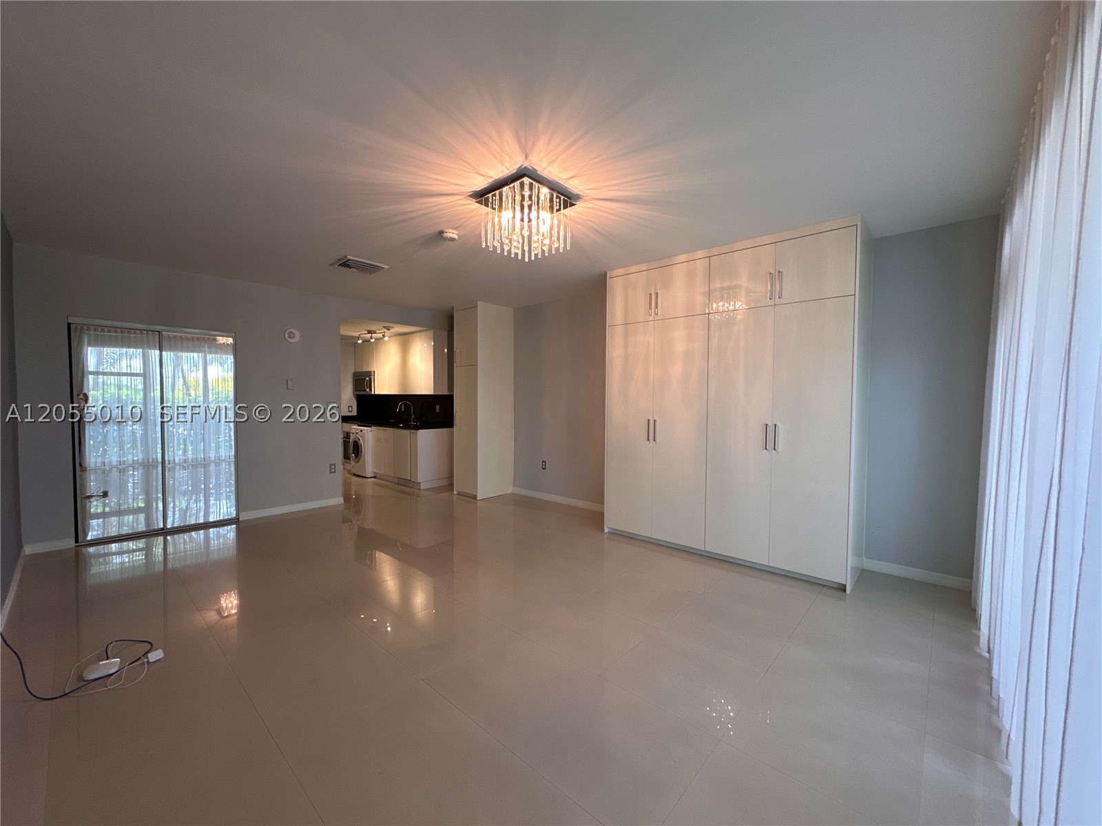 10275 Collins Ave 112 Property Photo 39