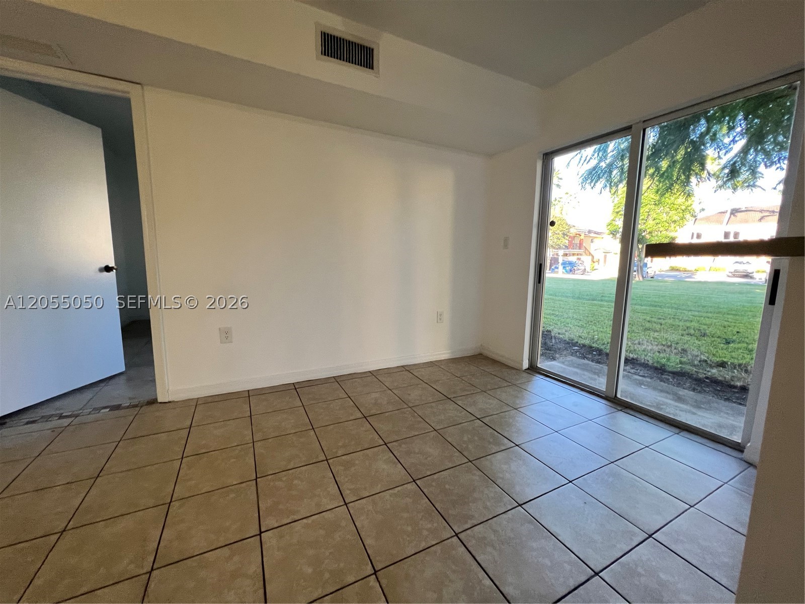 985 Ne 33rd Ter 104 Property Photo 11