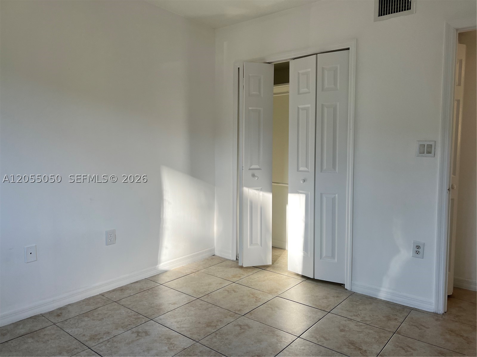 985 Ne 33rd Ter 104 Property Photo 17