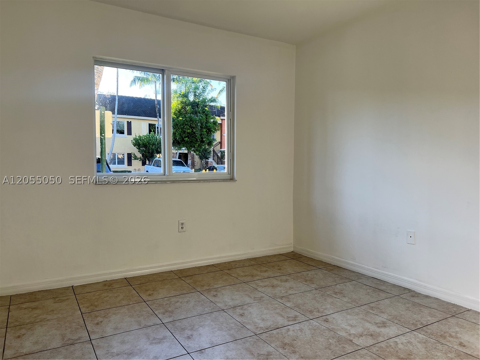 985 Ne 33rd Ter 104 Property Photo 18