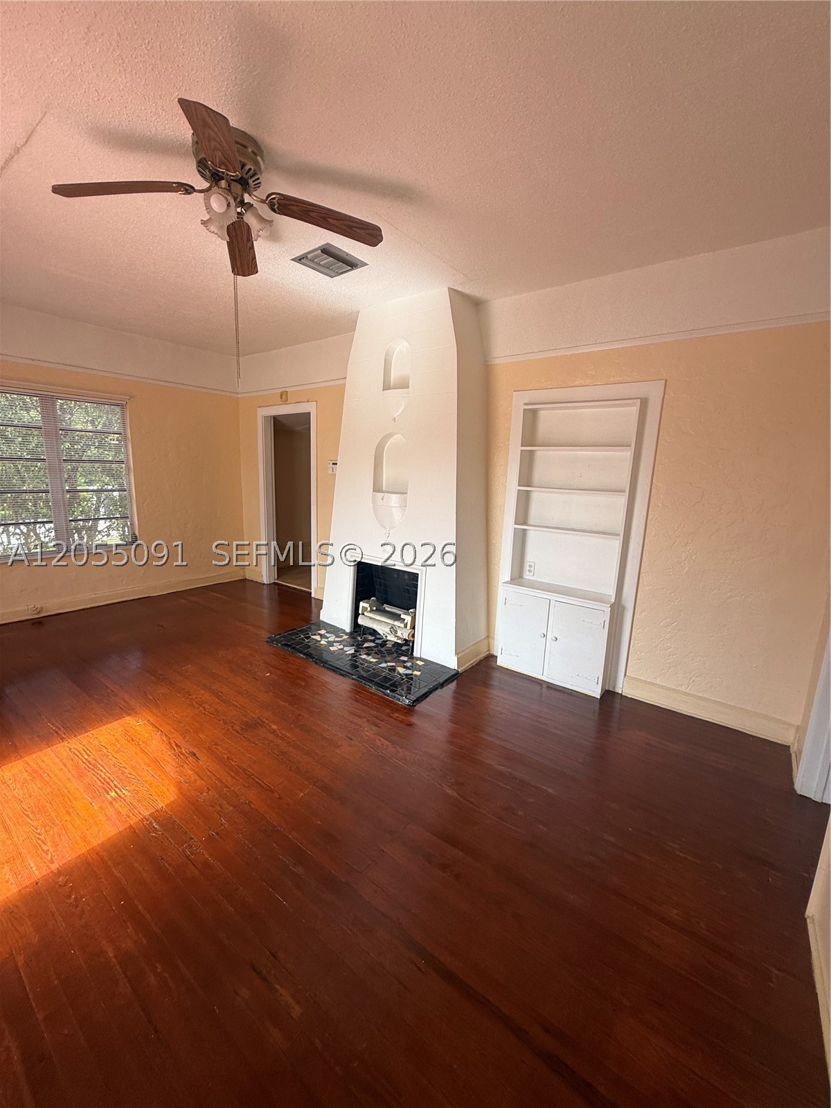 3747 Sheridan Ave Property Photo 3