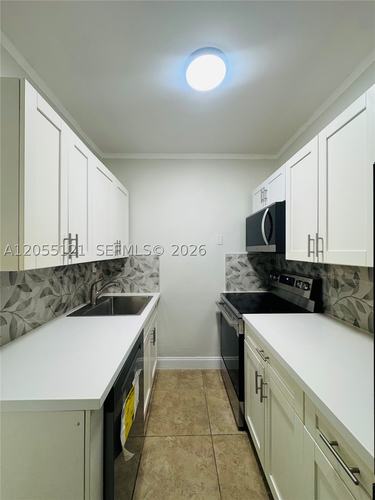 2816 Pine Tree Dr 3 Property Photo 1