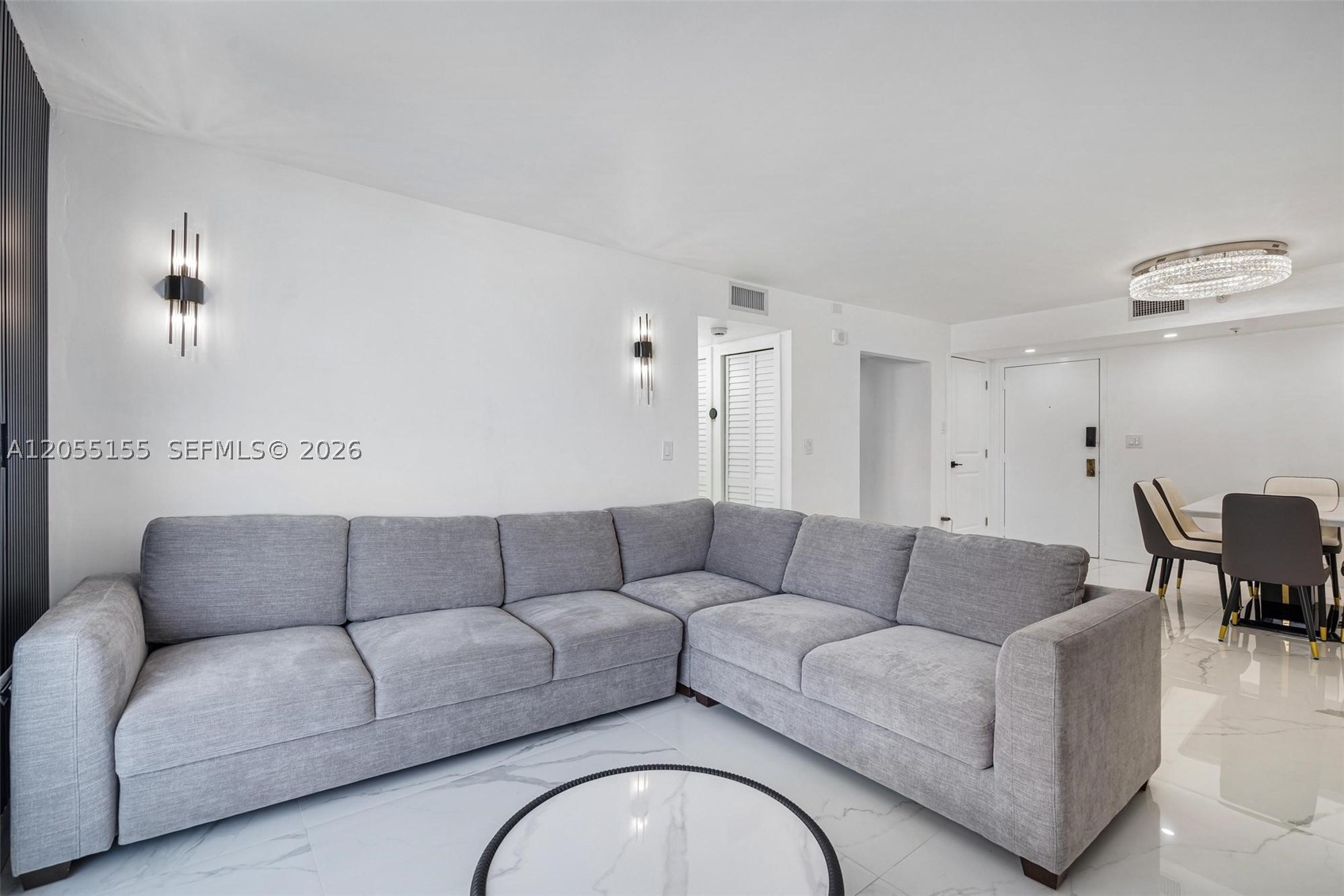 1623 Collins Ave 716 Property Photo 4