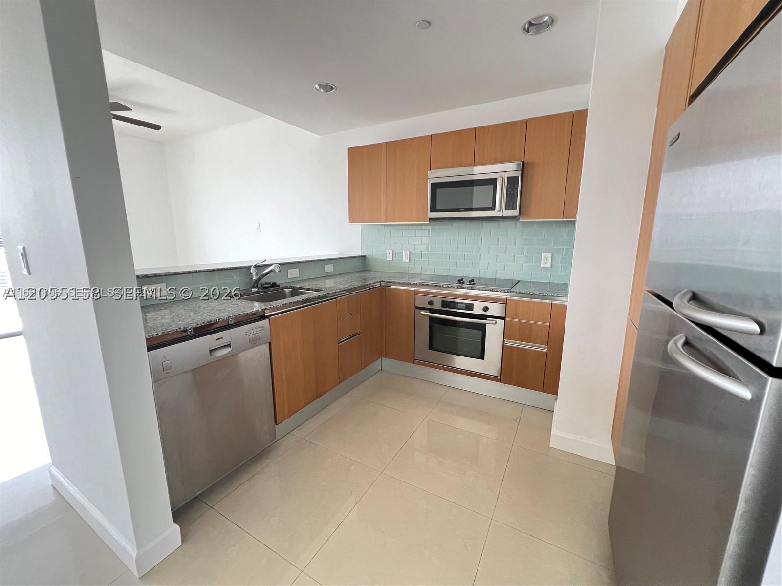 1060 Brickell Ave 3509 Property Photo 3