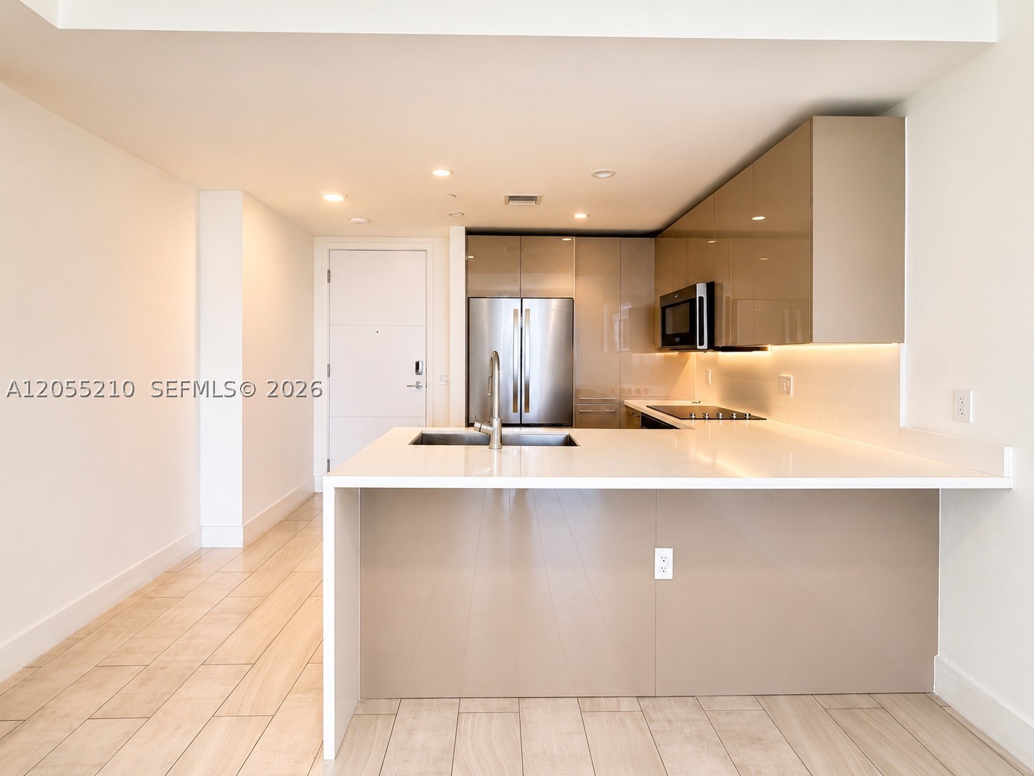 2000 Metropica Way 2208 Property Photo 8