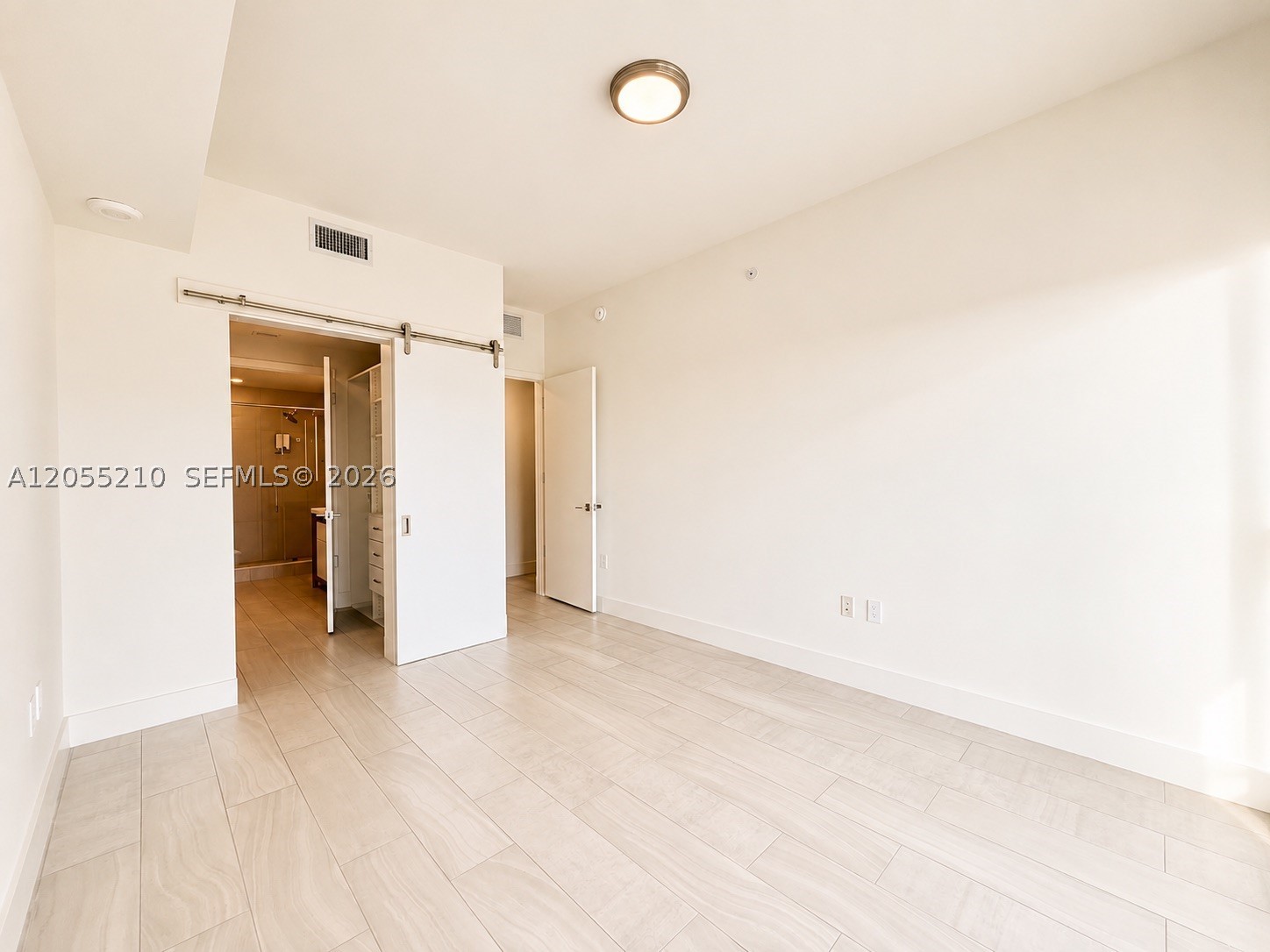 2000 Metropica Way 2208 Property Photo 16