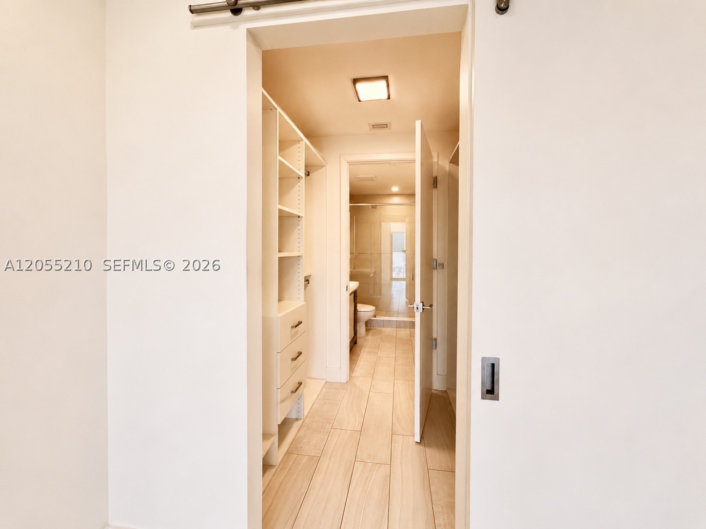 2000 Metropica Way 2208 Property Photo 18