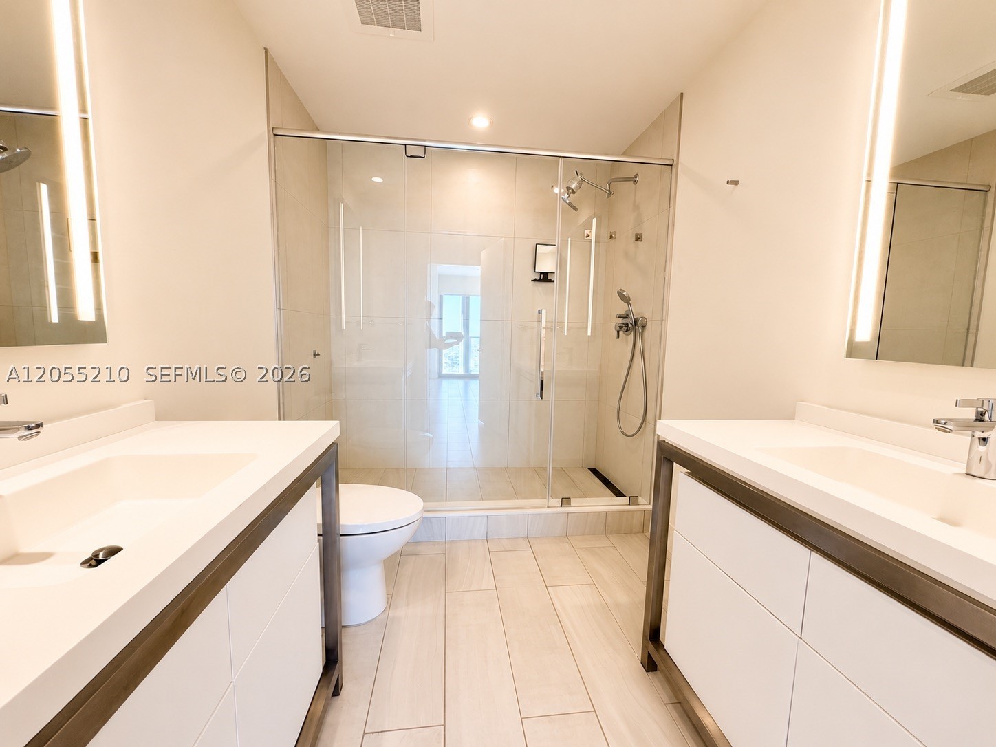 2000 Metropica Way 2208 Property Photo 19