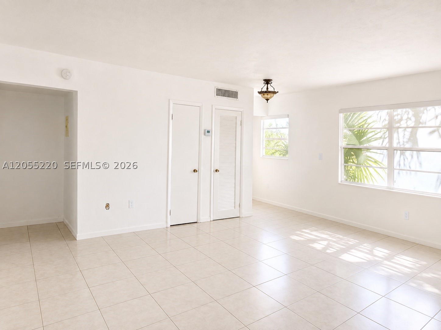 1230 W 54th St 329a Property Photo 6