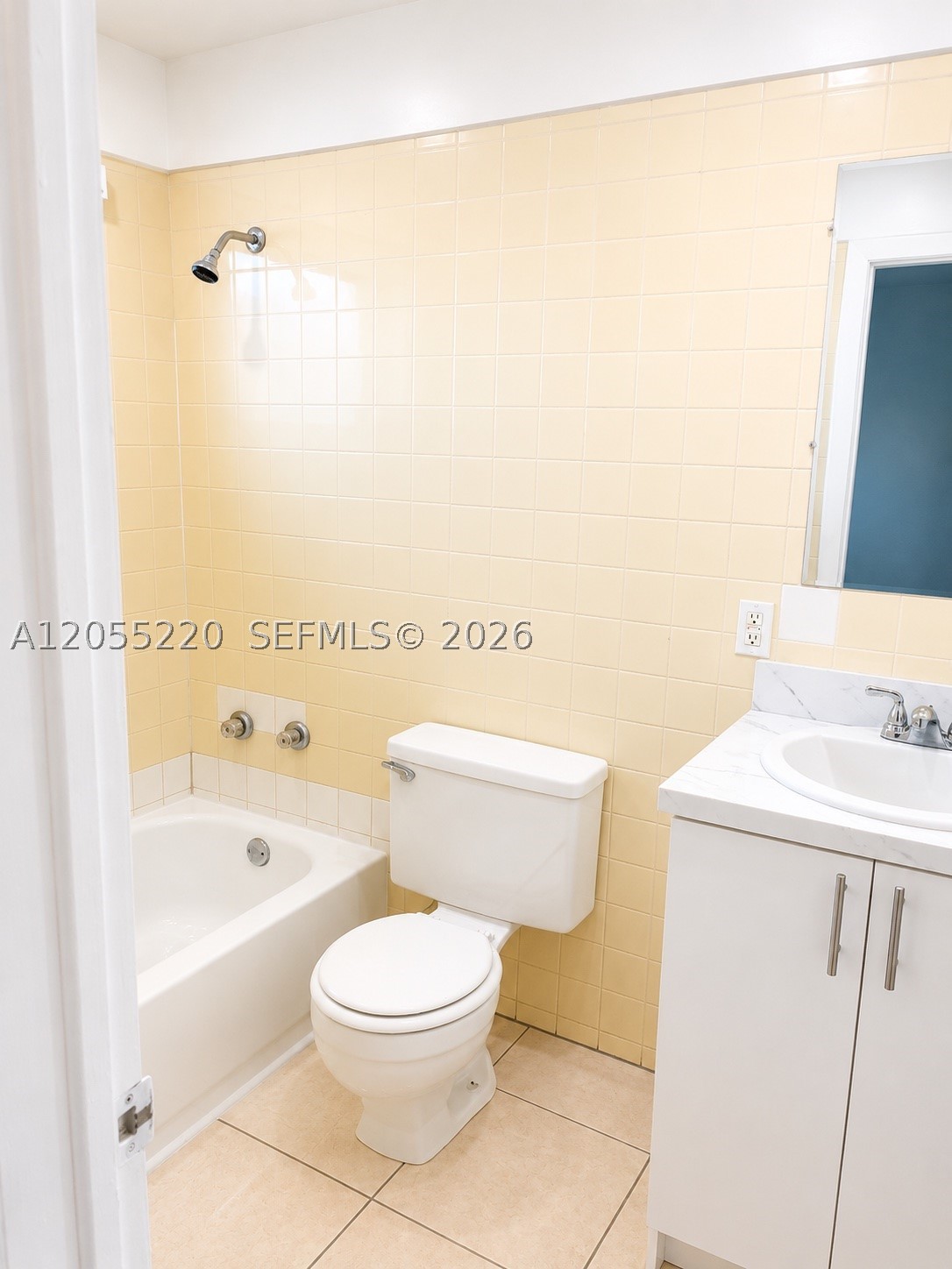 1230 W 54th St 329a Property Photo 8