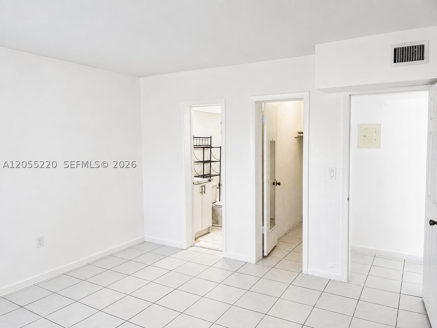 1230 W 54th St 329a Property Photo 10