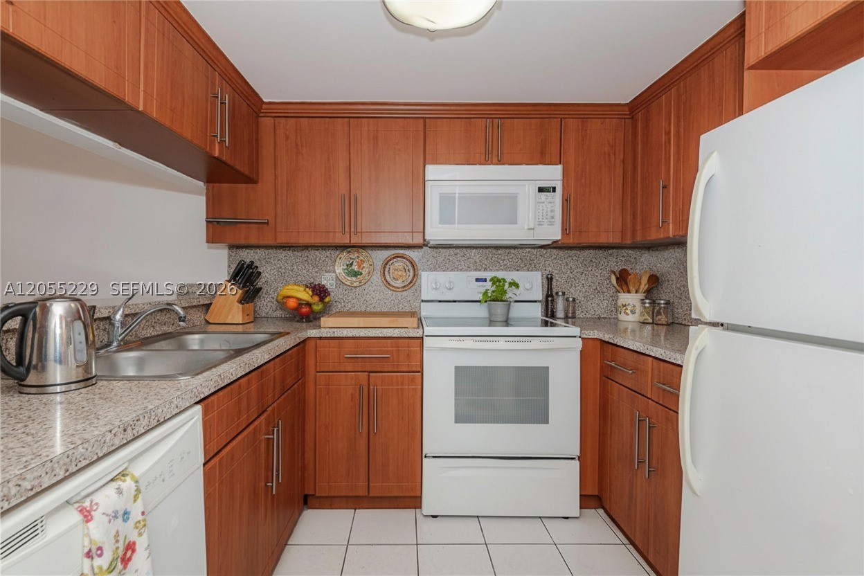 1082 W 79th St 25 Property Photo 11