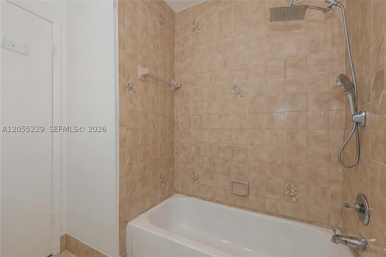 1082 W 79th St 25 Property Photo 13