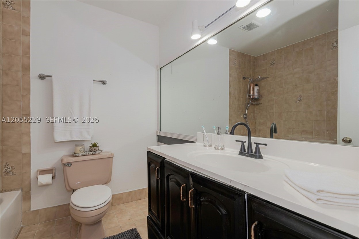 1082 W 79th St 25 Property Photo 14