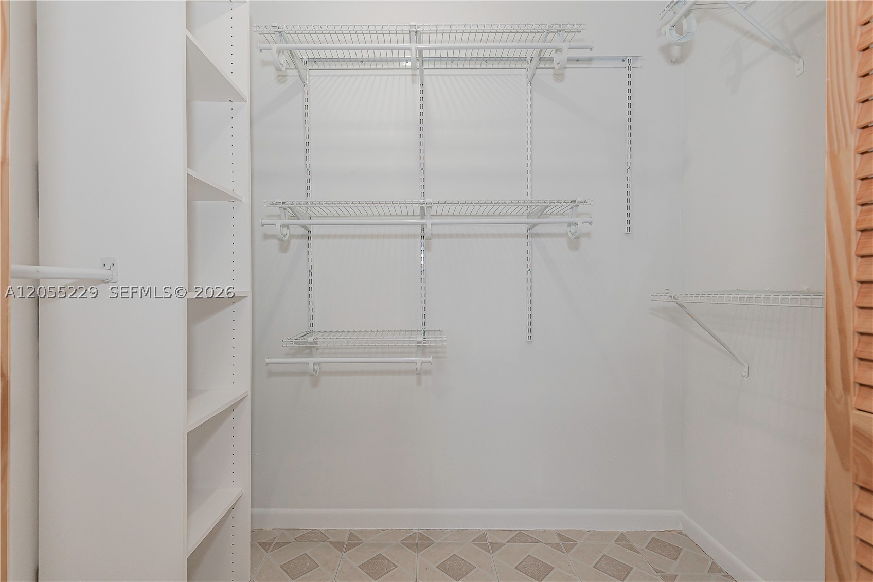 1082 W 79th St 25 Property Photo 17