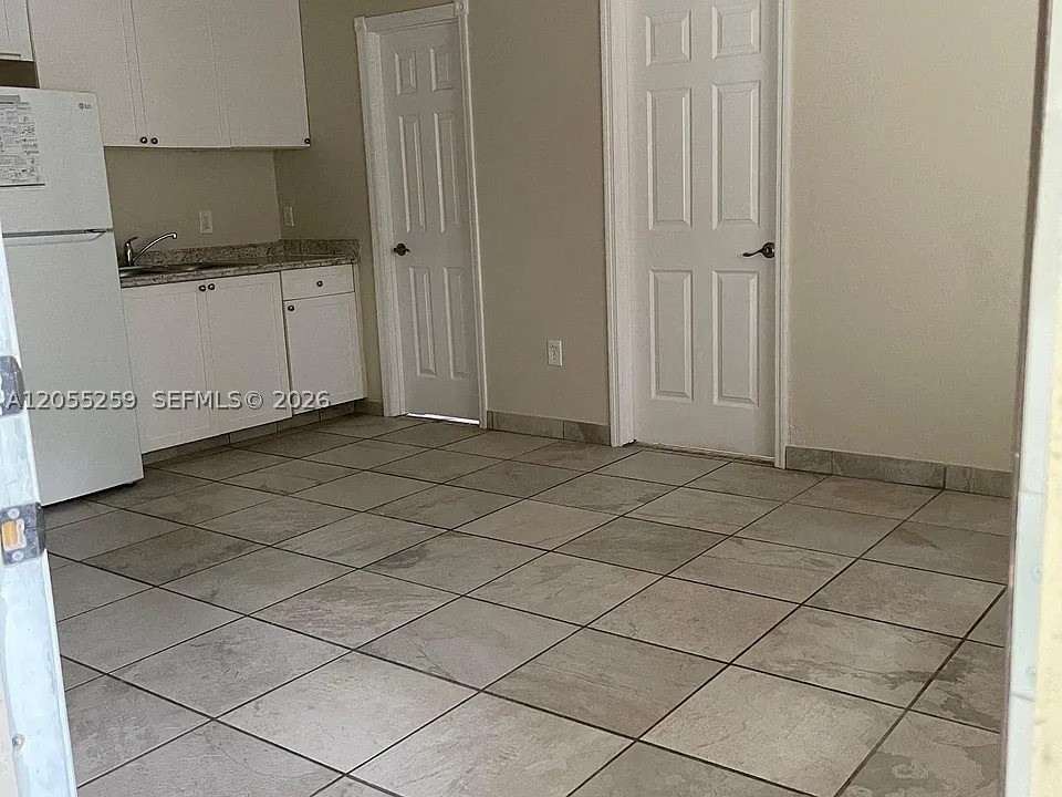 A12055259 Property Photo 4