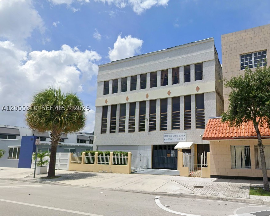 641 W Flagler St Property Photo 2