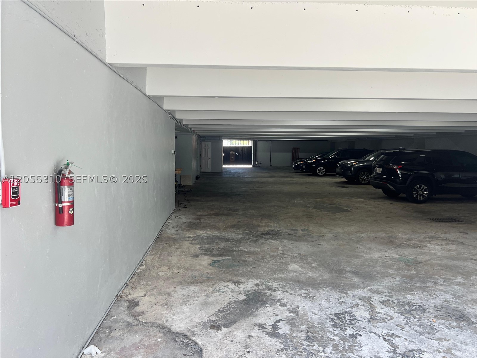 641 W Flagler St Property Photo 11