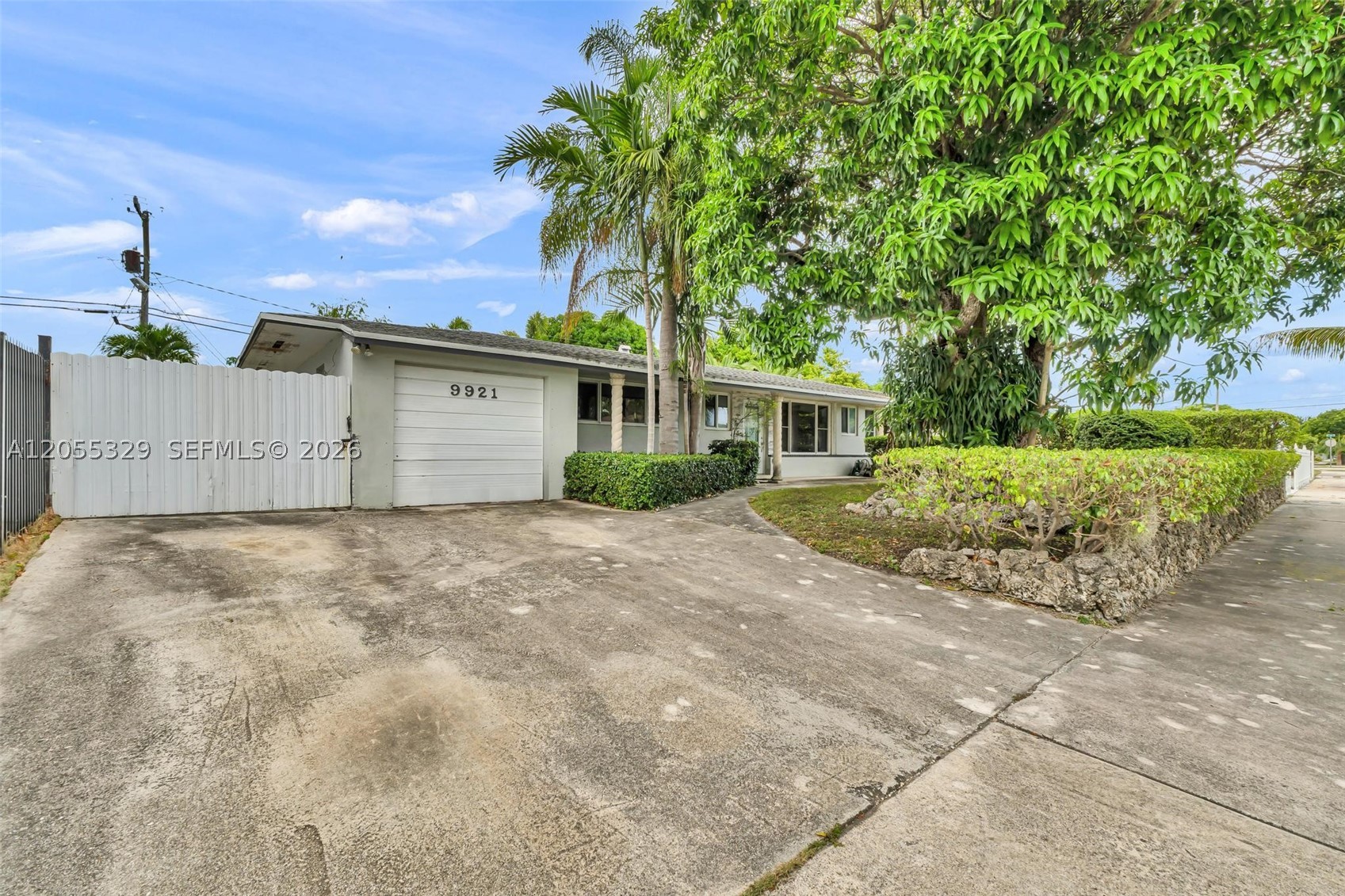 9921 Sw 165th Ter Property Photo 3