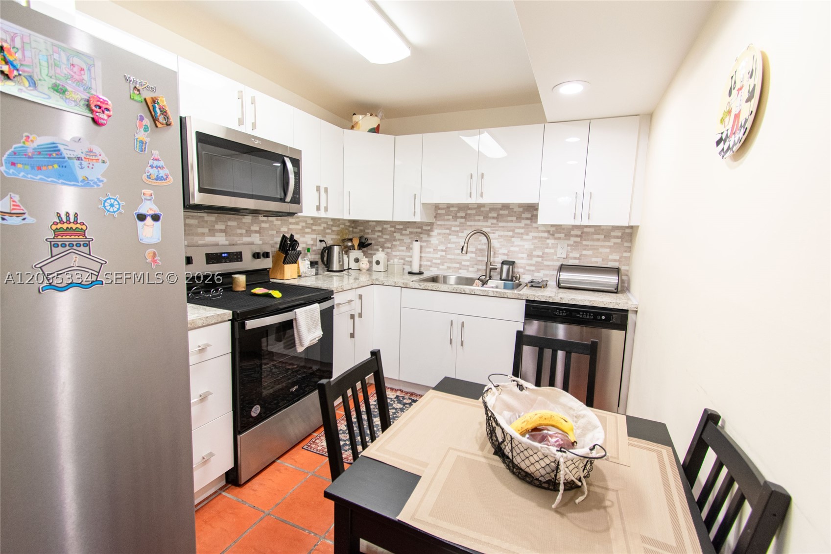 1621 Collins Ave 205 Property Photo 6