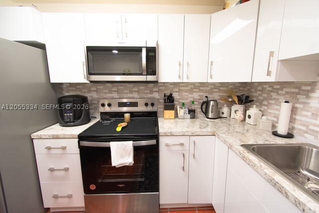 1621 Collins Ave 205 Property Photo 7