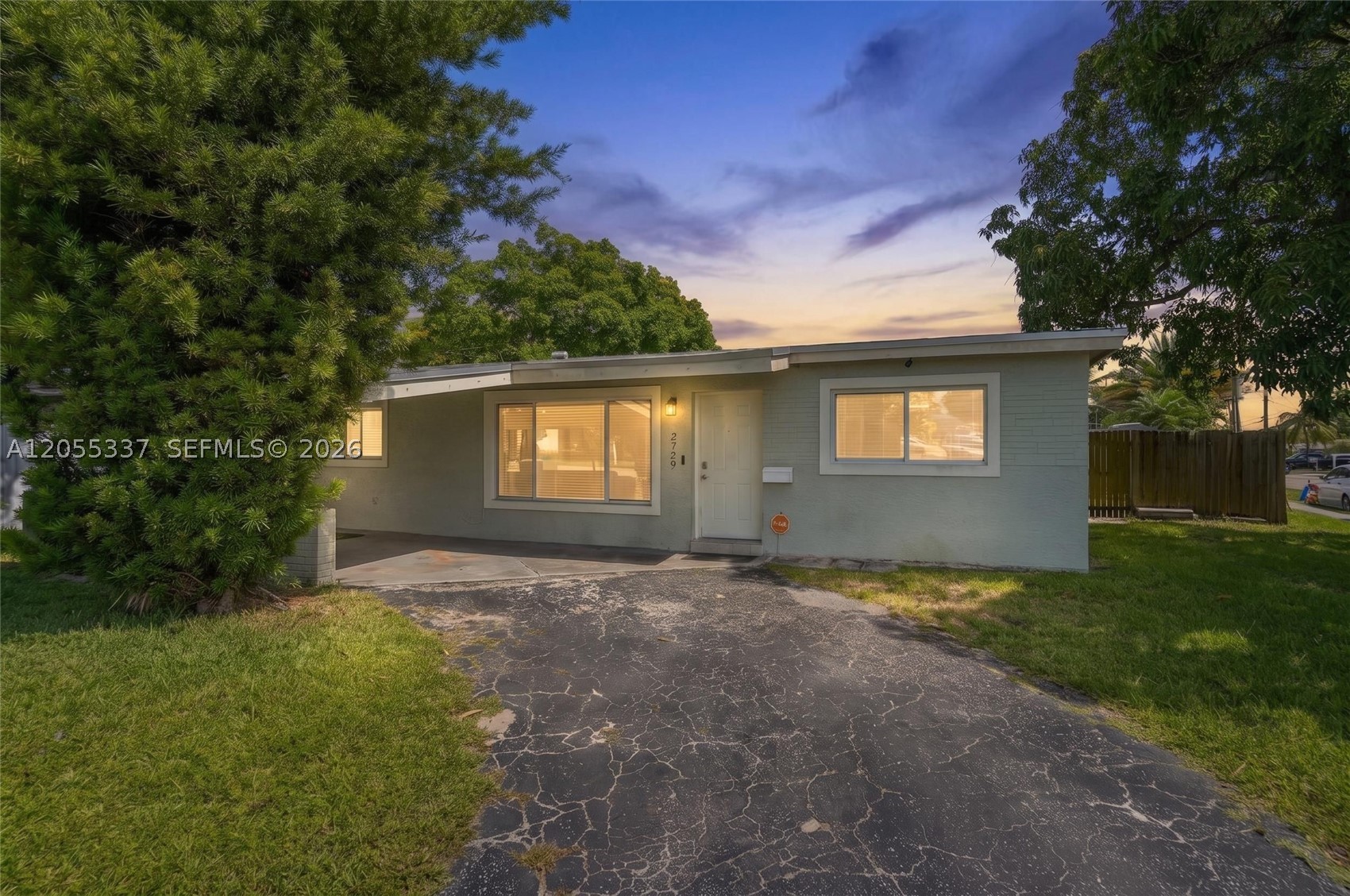2729 Sunshine Blvd Property Photo 1