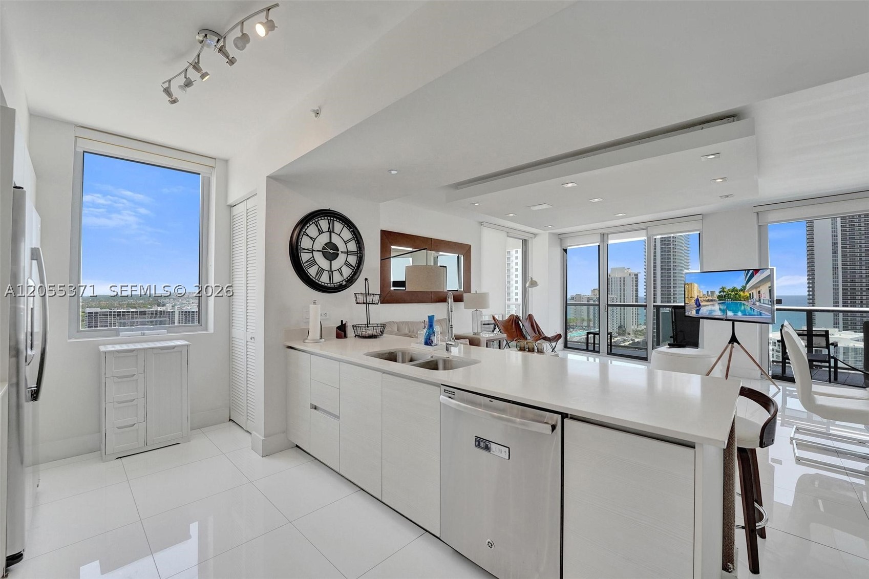 2600 E Hallandale Beach Blvd T1902 Property Photo 1