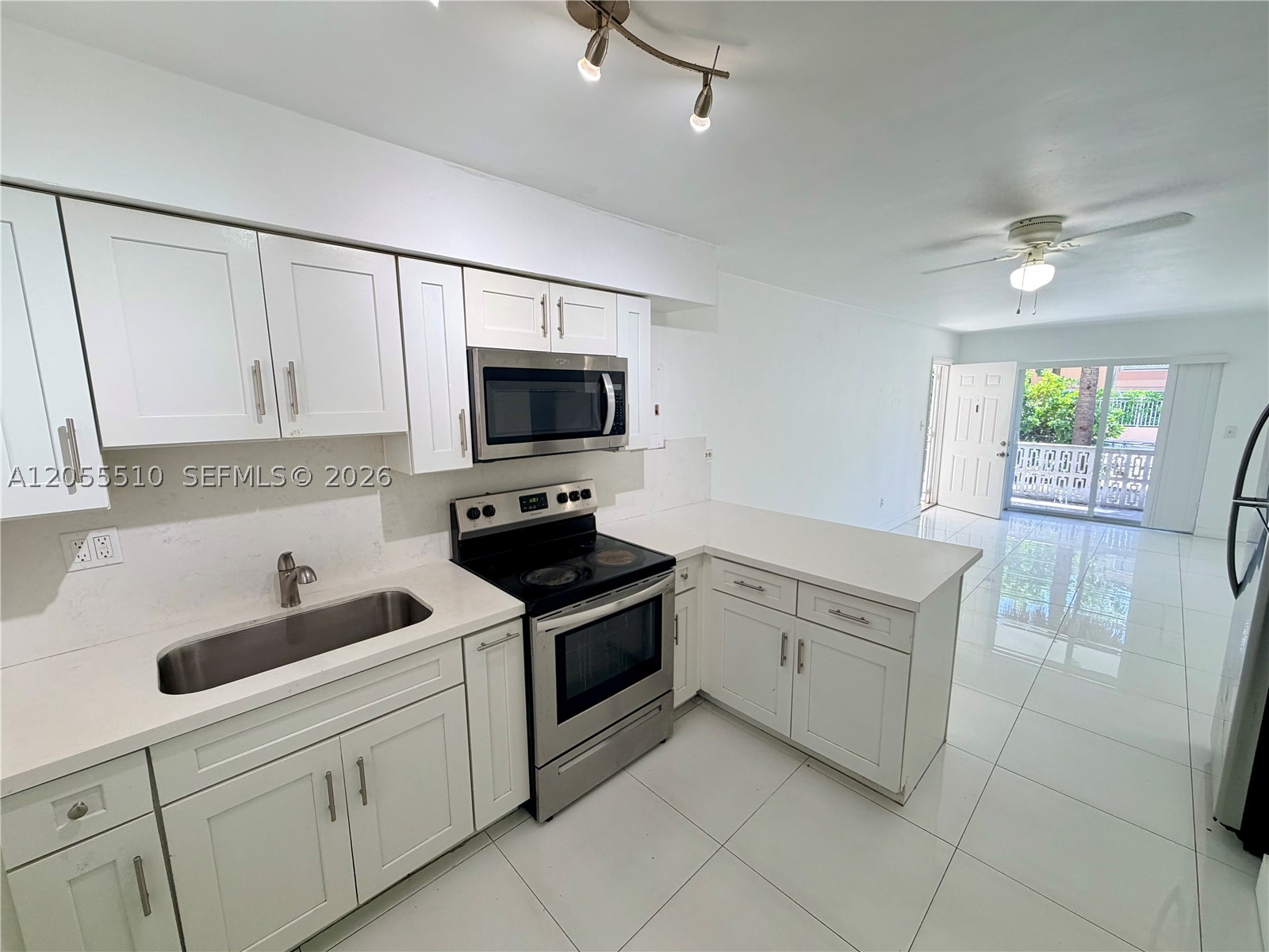 1057 Sw 7th St 1 Property Photo 4