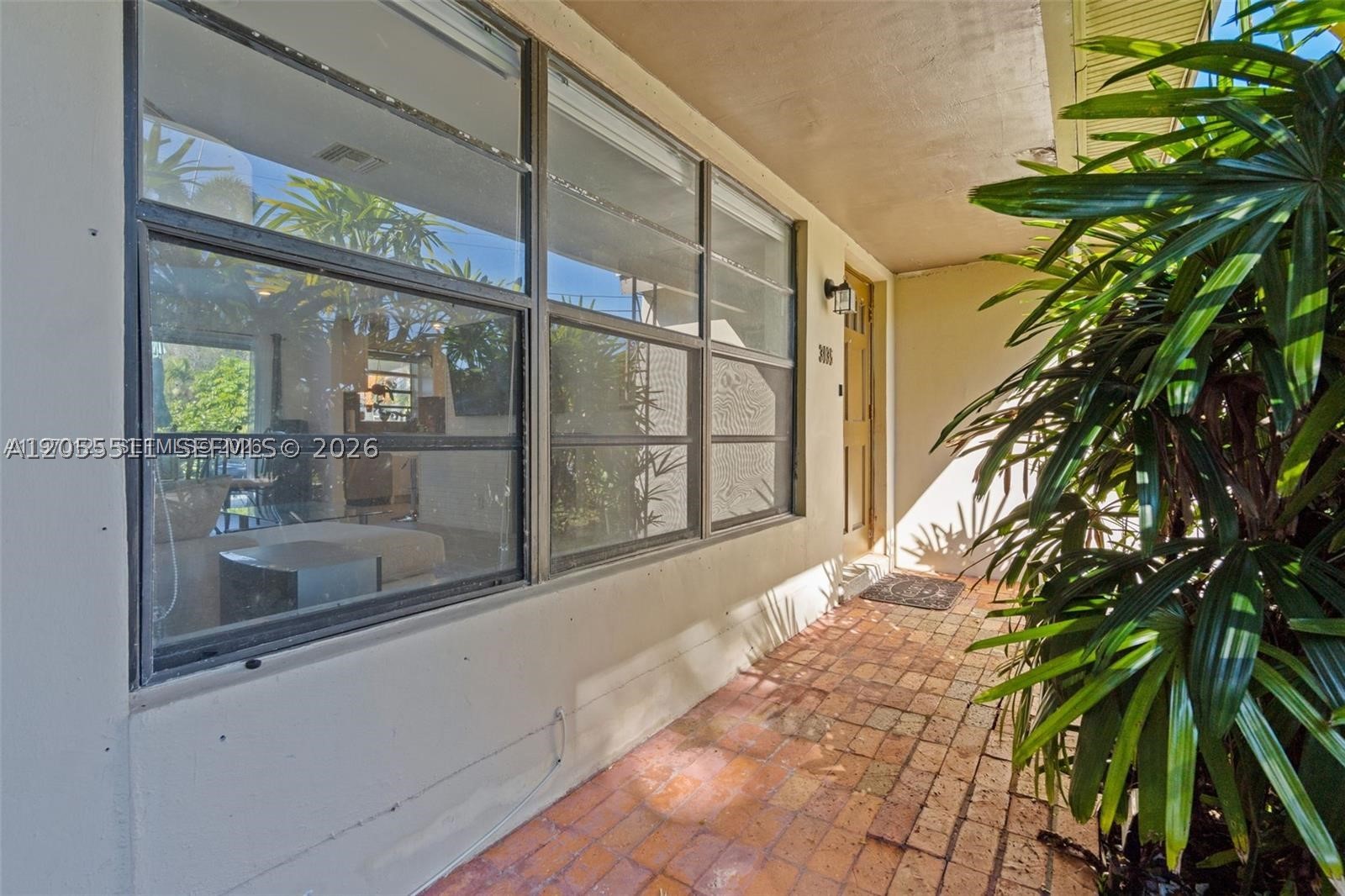 3035 Hayes St Property Photo 4