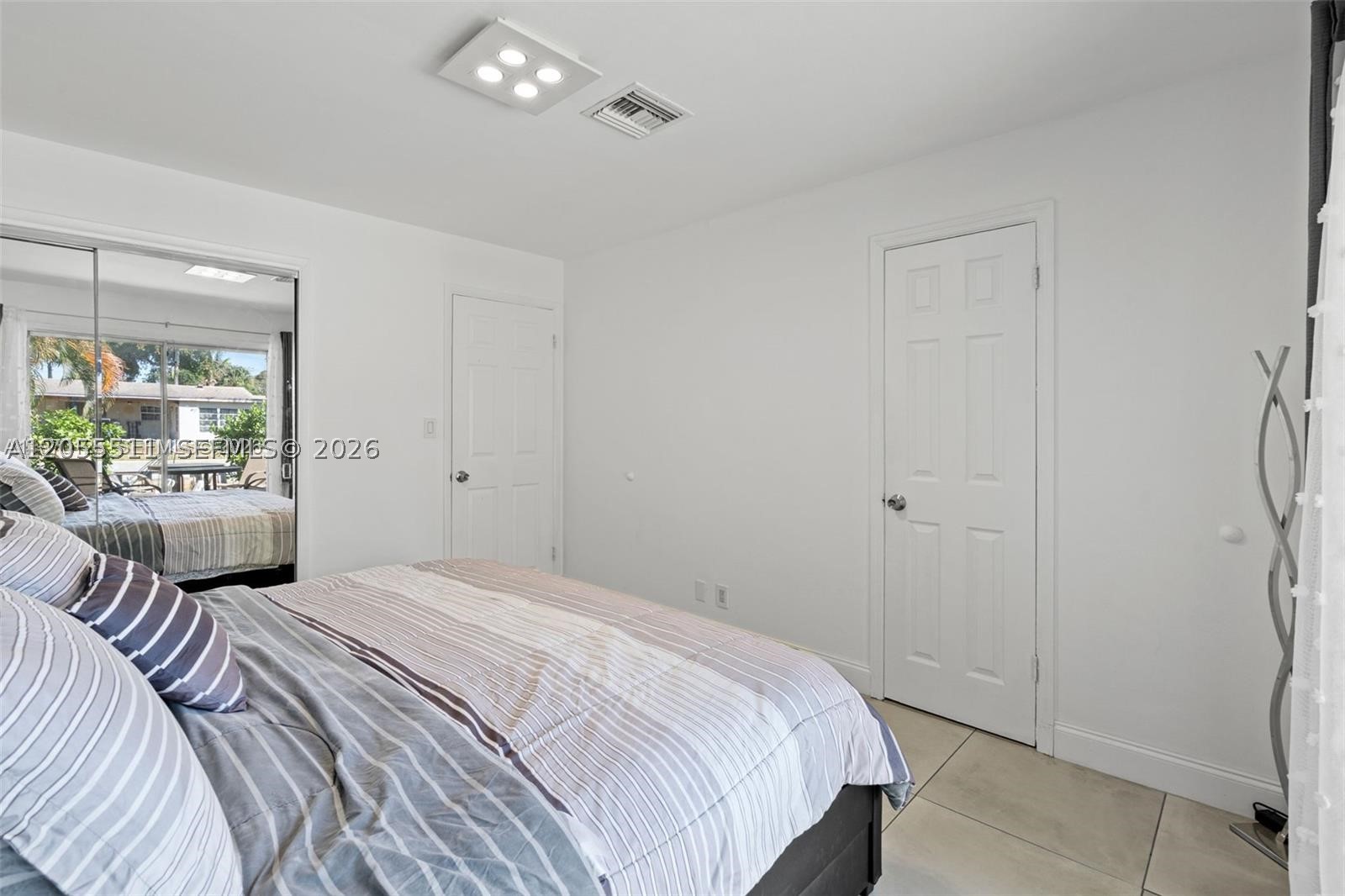 3035 Hayes St Property Photo 21