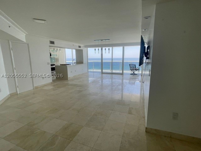 6301 Collins Ave 2402 Property Photo 3