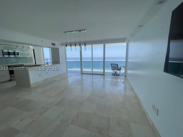 6301 Collins Ave 2402 Property Photo 5