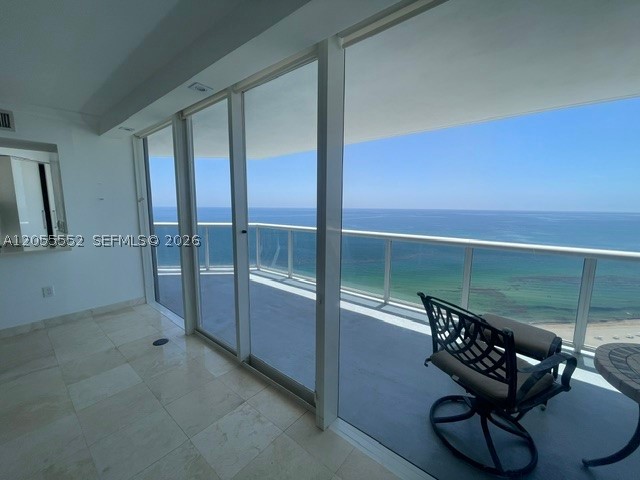 6301 Collins Ave 2402 Property Photo 16
