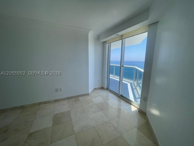 6301 Collins Ave 2402 Property Photo 21